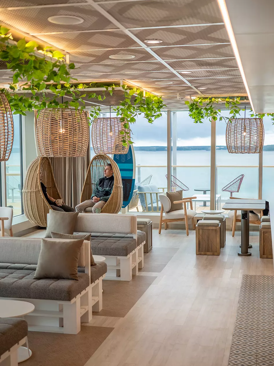 Finnlines Span oleskelutila ja baari. 