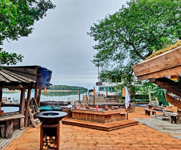 Herrankukkaron ulkoallasalue.