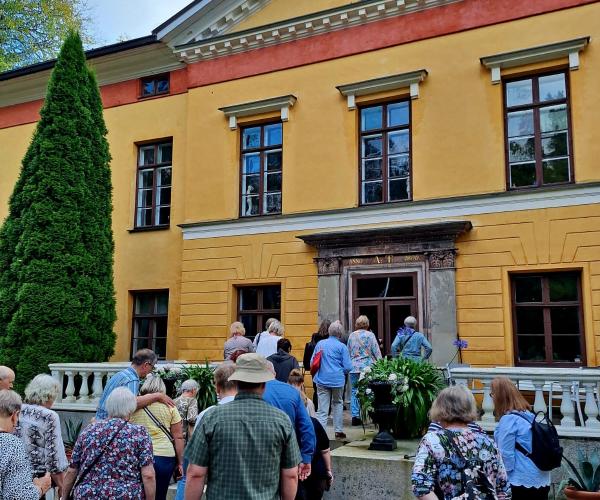 Wiurilan päärakennus.