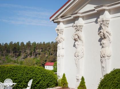Kartanon patsaat Kuva: Niclas Warius / Söderlångvik