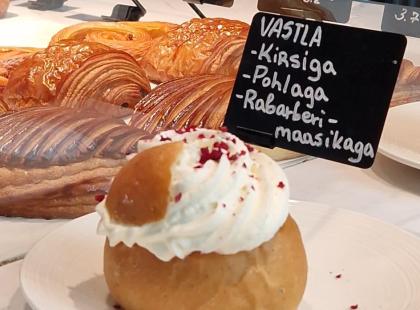 Laskiaispulla kermavaahdolla.