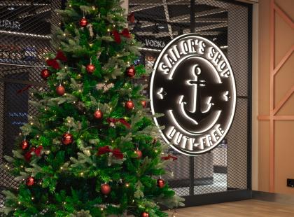 Finnlines joulukuusi laivalla.