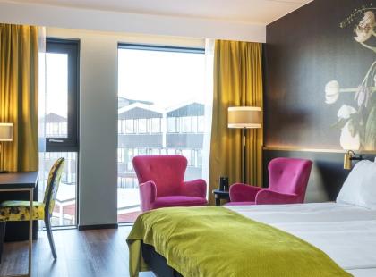 Thon Hotel Svolværin viihtyisä kahden hengen huone.