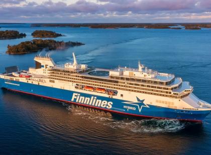 Finnlines Finnsirius ilmasta kuvattuna.