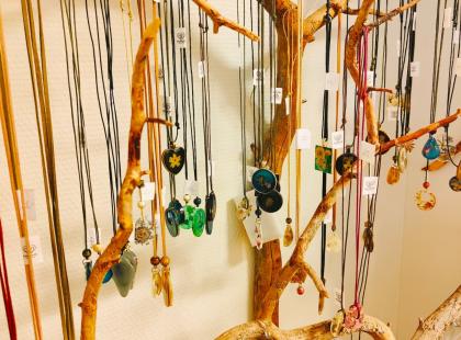 Koruja Vemo's lähituotepuodissa.