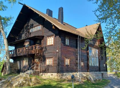 Halosenniemen huvila.