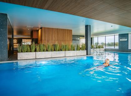 Hestia Hotel Haapsalun sisäuima-allas.