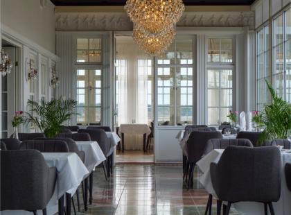 Johannesbergin linnan ruokasali.