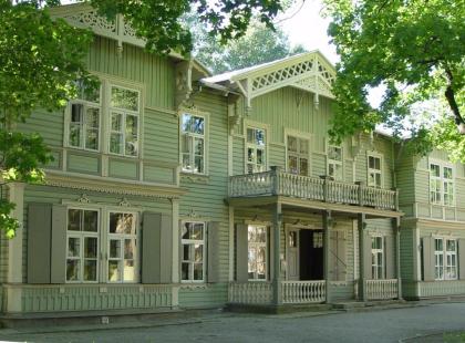 A.H. Tammsaare museon puinen rakennus.