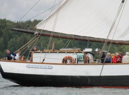 m/s Eugenian kyydissä ihmisiä.